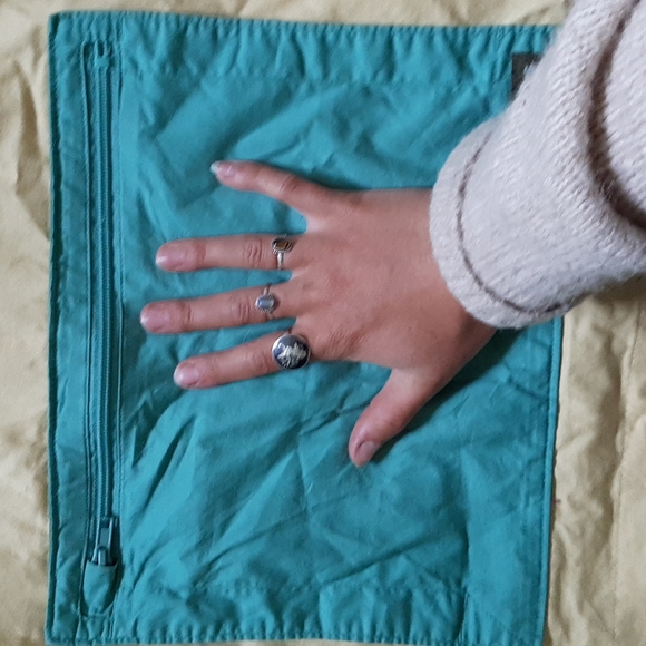 Colour block pullover - Picture 2 of 3